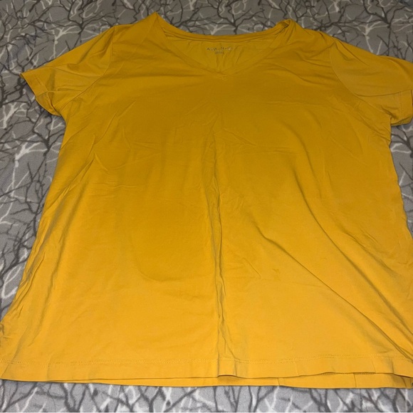 Ava & Viv Mustard Yellow Tee Size 1X - Picture 1 of 4